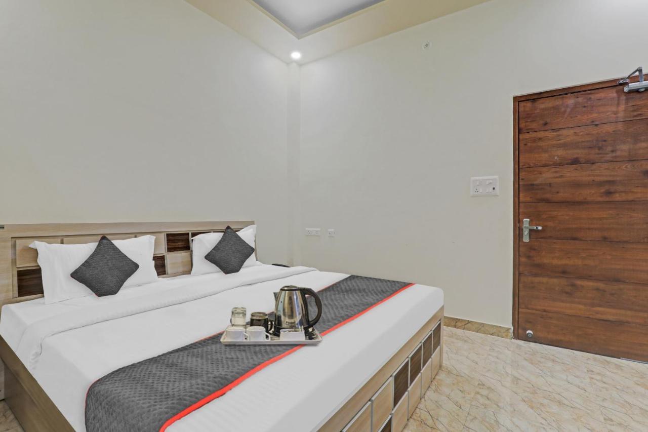 Townhouse P.S.Palace Near Amausi Metro Station Лакнау Екстериор снимка