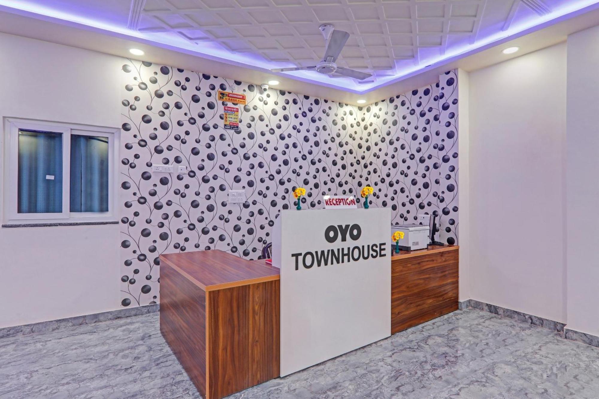 Townhouse P.S.Palace Near Amausi Metro Station Лакнау Екстериор снимка