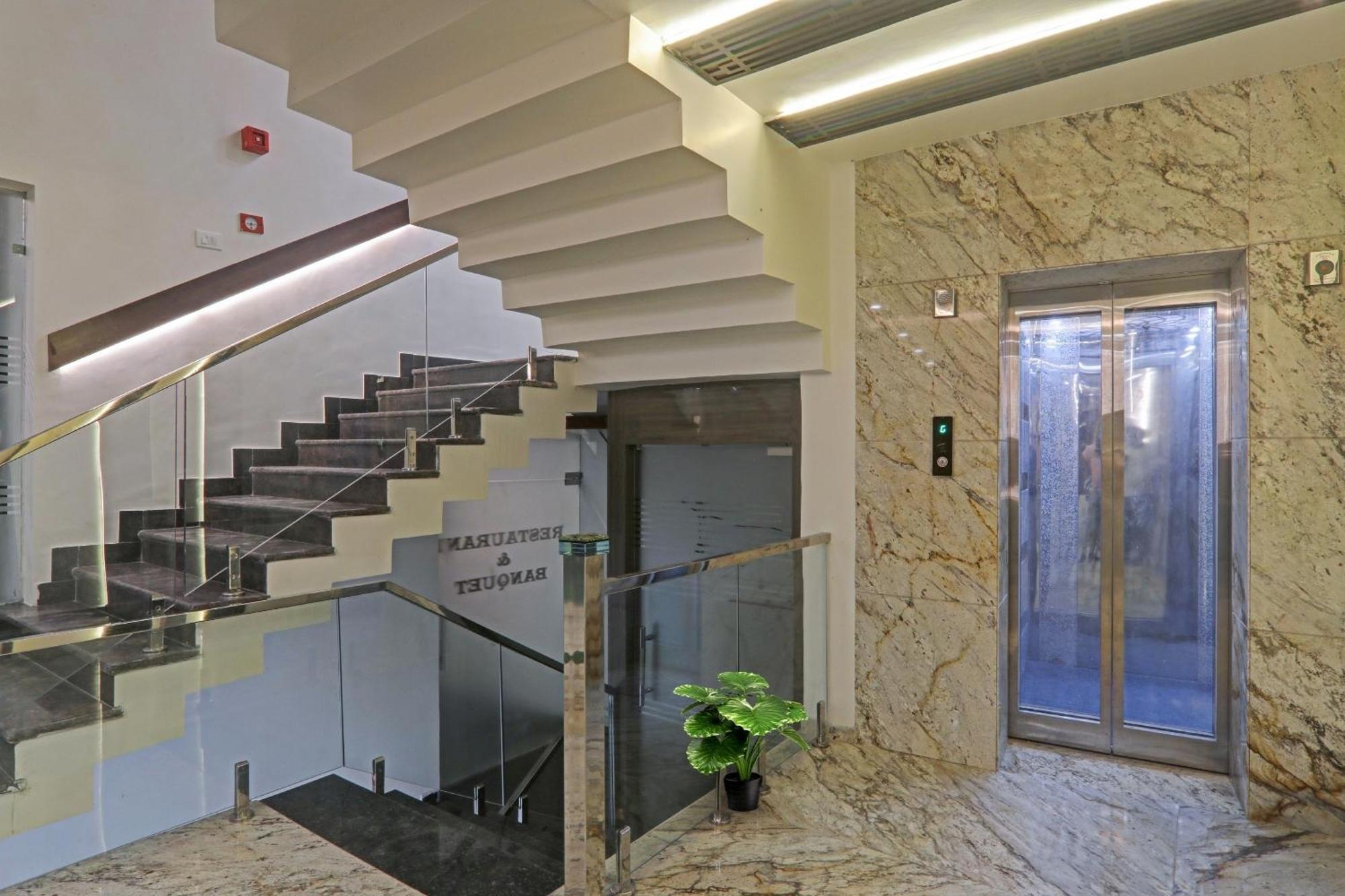 Townhouse P.S.Palace Near Amausi Metro Station Лакнау Екстериор снимка