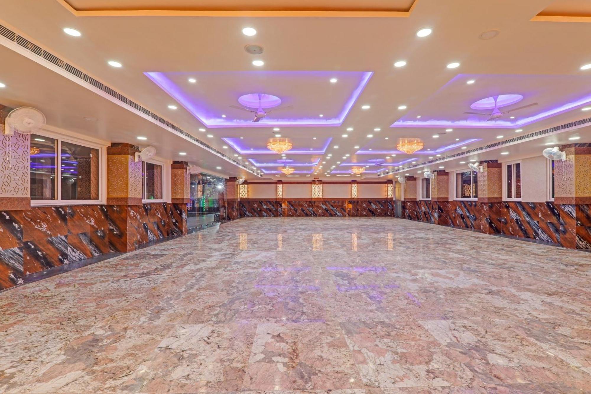 Townhouse P.S.Palace Near Amausi Metro Station Лакнау Екстериор снимка