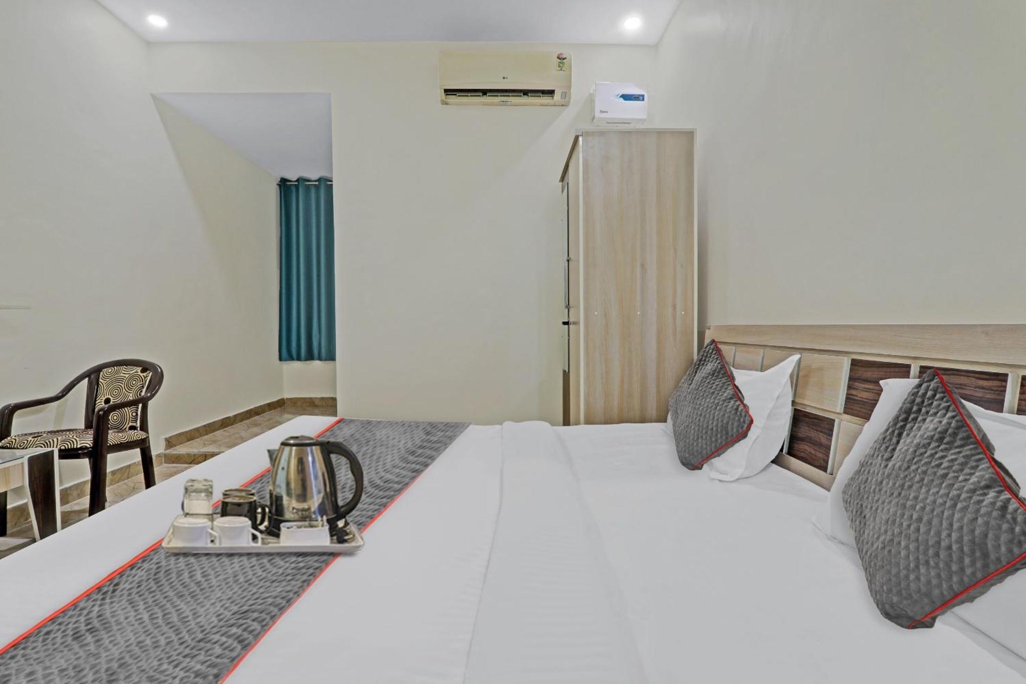 Townhouse P.S.Palace Near Amausi Metro Station Лакнау Екстериор снимка